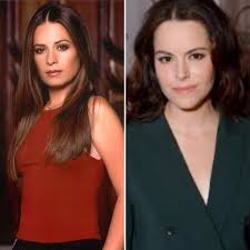 Check out featured articles and pictures of emily hampshire born: Holly Marie Combs And Emily Hampshire I M Watching 12 Monkeys And When Emily Comes On Screen I Keep Feeling Lik Emily Hampshire Holly Marie Combs Holly Marie