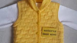 Ayicik Suslemeli Yakadan Baslama Tek Parca Olarak Orulen Kolay Cocuk Yelegi Tarifi 2 3 Yas Orgu Dantel Ve El Isleri Sitesi Dantel Isleme Orgu Dantel