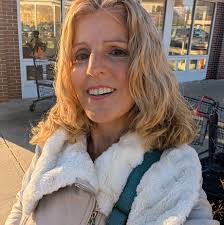 Anyone know of any good beaches in the area to sea glass? 🙏🏼🌊