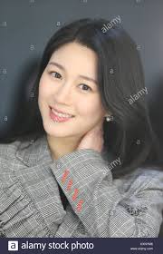 Lee da in is a south korean actress. Koreanische Schauspielerin Lee Da Hae Links Und Chinesische Sanger Und Schauspieler Li Yifeng Eine Pressekonferenz Fur Die Tv Serie Liebe Wirklich In Peking Stockfotografie Alamy
