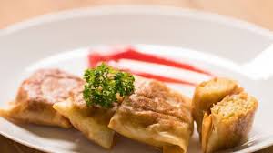 Lumpia Mie Martabak Mie Bahan Mie Instan 1 Bks Telur 1 Butir Kulit Lumpia Minyak Goreng Makanan Dan Minuman Makanan Minyak Goreng