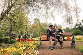Wisata taman bunga nusantara tidak ini jauh dari gunung gede, disini kalian dapat menikmati pemandangan sekitar gunung dengan pengen pre wedding di taman bunga nusantara? Mengeksplor Indahnya Taman Bunga Nusantara Mundo Maya