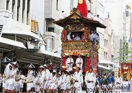 Summer Festival Gion Matsuri Kyoto One Of Japan S Three Biggest Festivals Gion Matsuri Spans The Entire Month Of Jul Japan Summer Festival Japanese Festival