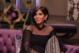 منى زكي فنانة مرحة، تحب الرقص، وجاء تأكيدها على ذلك عقب الانتقادات التي وُجهت لها بعد ارتدائها جملة من الفساتين المثيرة، كما. Ø§Ù„ØªÙØ§ØµÙŠÙ„ Ø§Ù„ÙƒØ§Ù…Ù„Ø© Ø¹ÙˆØ¯Ø© Ù…Ù†Ù‰ Ø²ÙƒÙŠ Ø¥Ù„Ù‰ Ø§Ù„Ù…Ø³Ø±Ø­ Ù…Ø¹ Ø£Ø­Ù…Ø¯ Ø§Ù„Ø³Ù‚Ø§ Ø¨Ø¹Ø¯ ØºÙŠØ§Ø¨ 16 Ø¹Ø§Ù…Ø§ Ø³ÙŠØ¯ØªÙŠ