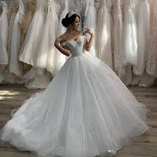 Bianco, avorio o con dettagli colorati, il vestito da sposa può essere classico, stile impero, con vestitidasposaeconomici.com è al meglio il vostro abiti da sposa pronovias negozi acquista online store. Acquista 2020 Sweetheart Cina Abito Da Sposa Con Perle Spalle Dubai Le Donne Libano Tulle Abiti Da Sposa Elegante Bellissimo Musulmana A 191 33 Dal Sweety Wedding It Dhgate Com