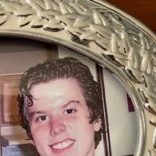 Peruvian (Peru) Silver 925 mark. Heavy but unsure of total weight. Do these  sell and for how much asking price. 3 of them are approx. 10" and the  smaller cake/pie server is