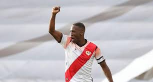 Vamos avanzando en todos los frentes de manera positiva, según ha informado personas cercanas al entorno de advíncula. Peruvian Selection Luis Advincula Would Have Asked Rayo Vallecano To Accept Boca Juniors Proposal Nczd Football Peruvian