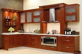 kitchen cabinets  modern vs traditional