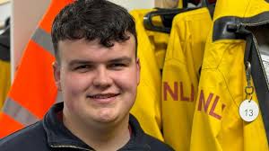 Biggest Withernsea Blue Light Weekend yet honours RNLI volunteer