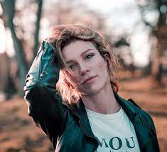 Kerb noun(british english) (north american english curb) bre. Honeysuckle Weeks Wikipedia