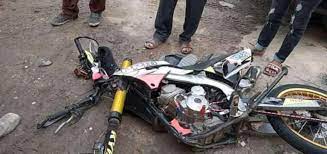 Foto modifikasi motor klx modifikasi yamah nmax via related posts to modif klx 150 bf se extreme. Klx 150 Modif Ban Cacing Tabrakan Vs Innova Pengendara Tewas Bonsaibiker