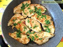 Le scaloppine ai funghi sono un appetitoso secondo piatto formato da fettine di carne accompagnate da gustosi funghi portobello. Scaloppine Al Limone Light