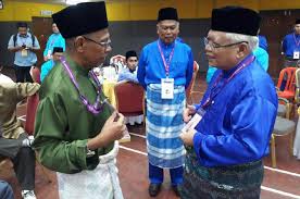 Perbahasan oleh adun kijal yb dato' seri ahmad said pada belanjawan 2021 negeri terengganu dalam mesyuarat ketiga. Ahmad Said Diiringi Dua Isteri Ke Pusat Penamaan