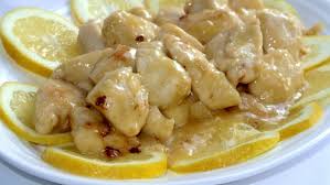 Il pollo panato al limone è una ricetta che ho imparato a fare da mia suocera, in estate lo prepara spesso ed è un secondo piatto favoloso, perché è saporitissimo, ma rimane leggero. Ricetta Bocconcini Di Pollo Al Limone Le Ricette Di Buonissimo