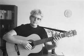 The song was an international hit and even reached the first place in the billboard top 100 chart after it was released in the usa with the artist name 'the singing nun'. Soeur Sourire Posts Facebook