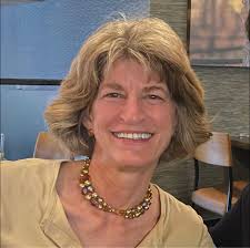 New drivers should couple like this! 🚛💪 Coupling is a crucial skill for  truckers safety and precision is key. Here's a step-by-step guide to  coupling the right way every time: 1. Inspect