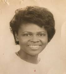 Effie Marks's Instagram, Twitter & Facebook