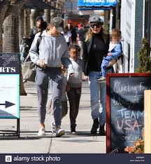 Ellen kathleen pompeo november 10, 1969 (age 42). Ellen Pompeo Verlassen Joan S Auf Dritte Mit Ihren Kindern In Studio City Mit Ellen Pompeo Ivery Stella Sienna Ivery Eli Ivery Wo Studio City California United States Wenn 24 Feb 2018 Credit