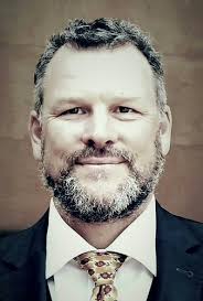 Bryn Hubbard's Instagram, Twitter & Facebook