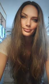 Jeri Dean's Instagram, Twitter & Facebook