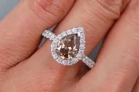 When choosing a diamond engagement ring, select the shape and size of the stone carefully. åå¡å¬å Why Chocolate Diamonds Are So Expensive è±æå·´å£« å¾®ä¿¡å¬ä¼å·æç« éè¯» Wemp