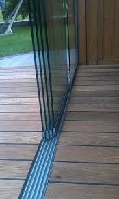 Glasschiebeturen Bodenschiene Details Planung Und Gestaltungsideen Glasschiebetur Uberdachung Holz Terrassendach