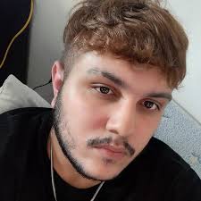 Ve como tá o iPhone 17 tá igual ao design no meio