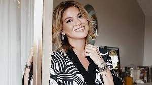 Gülben ergen kimdir, gülben ergen, dizi oyuncusu, şarkıcı, sinema oyuncusu, tv sunucusu. Coronaya Yakalanan Gulben Ergen 10 Gundur Tedavi Goruyor Magazin Haberleri