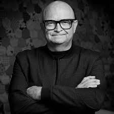 Paul Marchant's Instagram, Twitter & Facebook