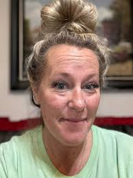 Can someone remove people from my castle photos?