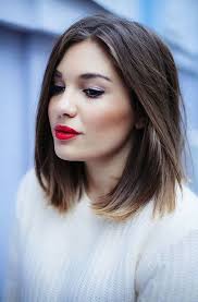 Coiffure Les Plus Beaux Carres Vus Sur Pinterest Coiffure Visage Rond Cheveux Carre Cheveux Mi Long
