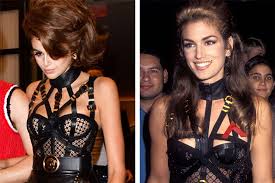 Cindy crawford news, gossip, photos of cindy crawford, biography, cindy crawford boyfriend cindy crawford is a 55 year old american model. Kaia Gerber S 18th Birthday Party Outfit Was A Nod To Her Mom Cindy Crawford Glamour