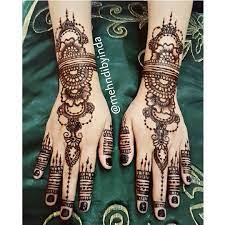 Kemudian henna pengantin, henna kaki, henna telapak tangan dan juga ukiran henna yang lainnya. Henna Paling Bagus