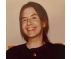 Ellen Kapp's Instagram, Twitter & Facebook