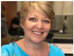 La 'medium de la tele' Anne Germain amplía su negocio a los "suministros  para animales