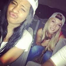 Kayla Ware (@killaakay)