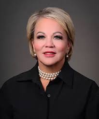 Denise Bartels's Instagram, Twitter & Facebook