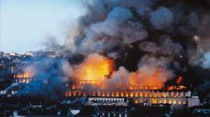La alcaldía de lisboa, el incendio es la confirmación del carácter suicida y. Treinta Anos Del Legendario Incendio Que Destruyo El Centro De Lisboa