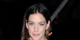 Copia il look di Liv Tyler