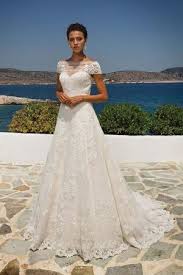 Edles hochzeitskleid edles hochzeitskleid zweiteilig mit kleid mit ziergürtel ohne sonstige accessoires material: Zweiteilige Brautkleider Ein Grosser Trend Weddix