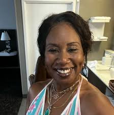 Teontee and Kaisha, music artists from Alabama, met through Instagram and  their friendship turned romantic after a live show. Known for his love of  skincare and feminine traits, Teontee gained a following