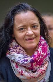 Auch die urteile gegen weitere angeklagte wurden für. Beate Zschape Privat Das Portrait Einer Nsu Terroristin Und Serienmorderin