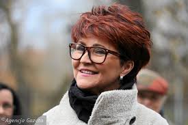 May 30, 2021 · jolanta kwaśniewska, z domu konty, urodziła się w 1955 roku w gdańsku. Sondaz Jolanta Kwasniewska Na Prezydentke Byla Pierwsza Dama Pozostawila Konkurentki W Tyle Polityka Wiadomosci Gazeta Pl