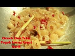 Gurihnya ayam dengan bumbu rahasia😋terimakasih bu mardiyah Oseng Tempe Cecek Telur Puyuh Uuueeenake Rek