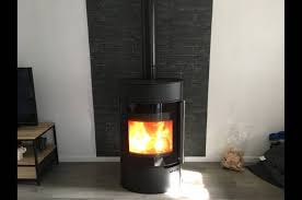 Il y a aussi des poêles à bois plus performants et à haute technicité comme les poêles ventilés munis d'un ventilateur pour une meilleure diffusion de la chaleur, les poêles à post combustion qui produisent plus de. Poele A Bois Marseille Sur Tubage Avec Creation Protection Thermique Mural Marseille Chateau Gombert 13013 Mf Cheminee