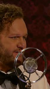 #FlashbackFriday with a Christmas favorite from David Phelps with "Catching  Santa." Watch the full performance