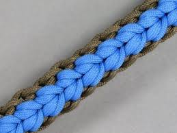 How To Tie The Intertwined Half Hitch 550 Paracord Bar Bracelet Part 2 Extremepara Com Youtube Paracord Knoten Paracord Und Paracord Halsband