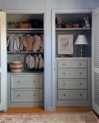 12 Reach In Closet Ideas For A Stylish