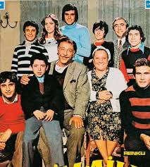 Bizim aile'nin her ferdi enteresan ve komik, en küçük üyemiz dünya tatlısı noa, süper. Bizim Aile Filmi Nerede Cekildi Bizim Aile Filminin Oyunculari Ve Konusu Sabit Haber