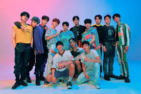Kartu lomo foto album kpop seventeen love letter. Leftrightchallenge Seventeen Jadi Viral Dengan 7 Seleb Korea Ini